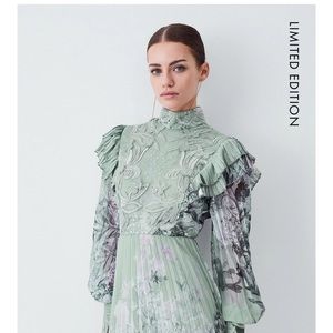 Limited edition Karen Millen petite floral appliqué lace pleated dress.